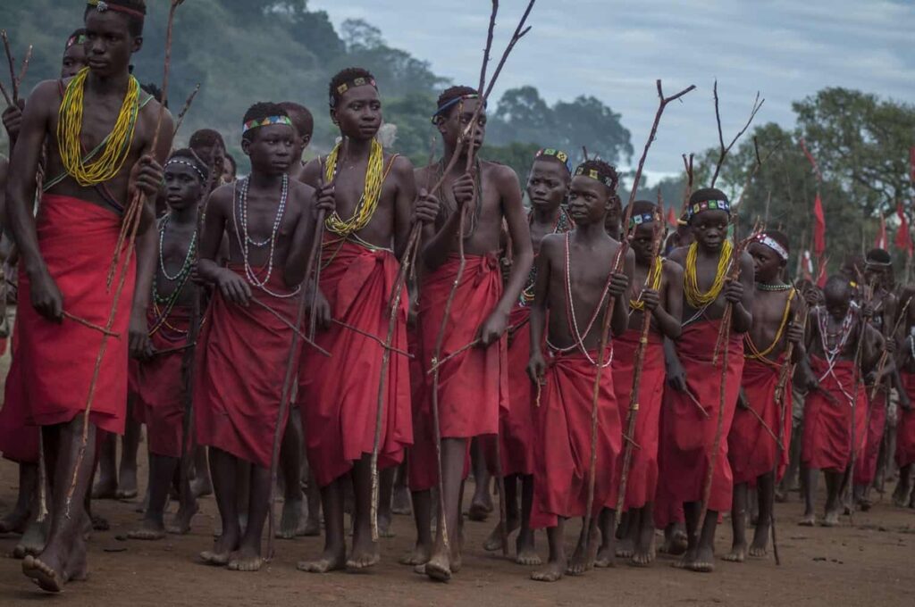 Vaehleketeleriwa vanharhu va khomiwa endzhaku ko yisa vanhu hi nkanu exikolweni xo yimbisa