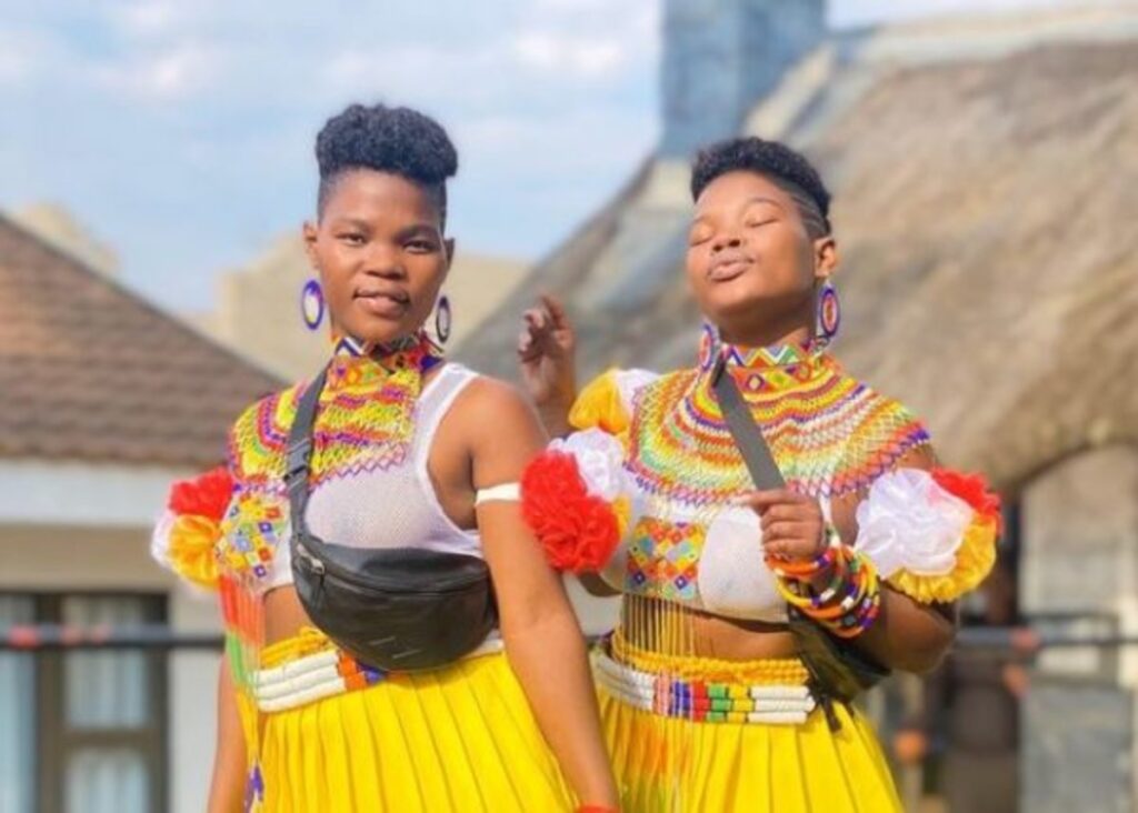 Mahahlwa ya ka Qwabe ya nghenelerile eka nkhuvo wa Reed Dance