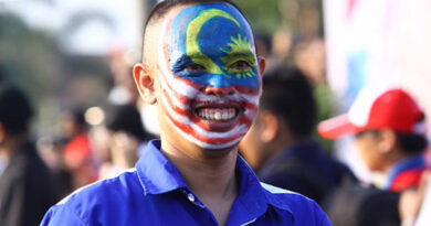 Tiva milawu leyi tekeriwaka enhlokweni loko u endzele eMalaysia